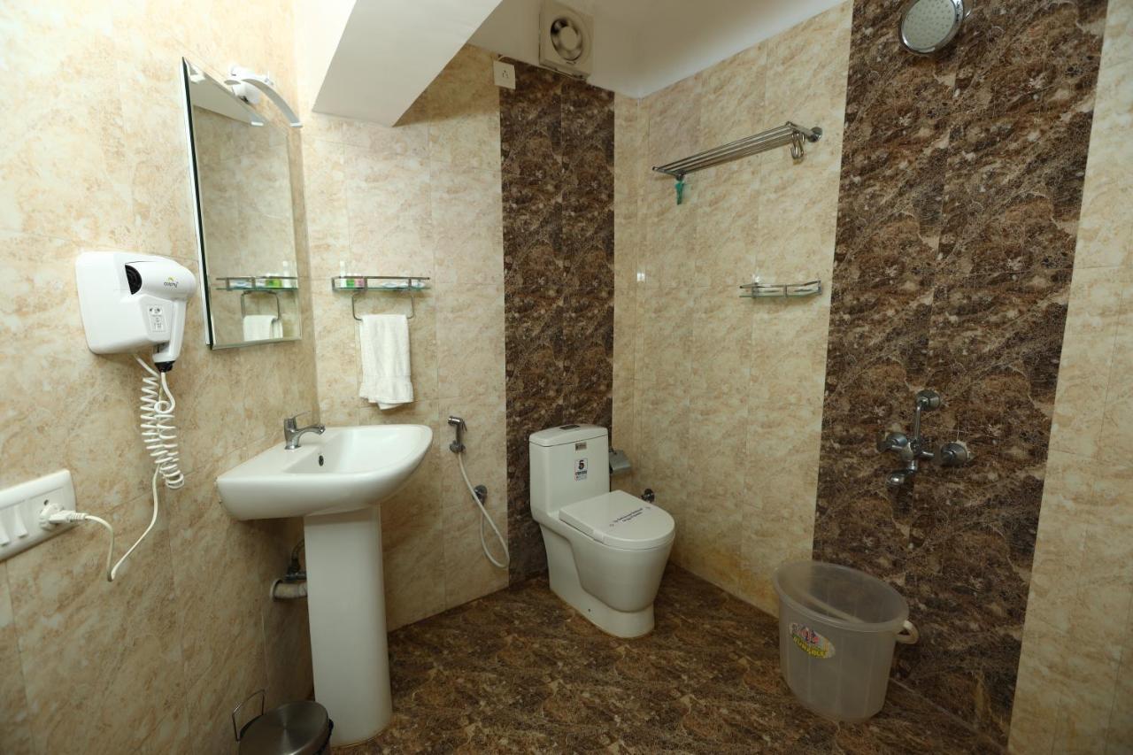 Lamel Cove Beach Resort Puduccseri Kültér fotó